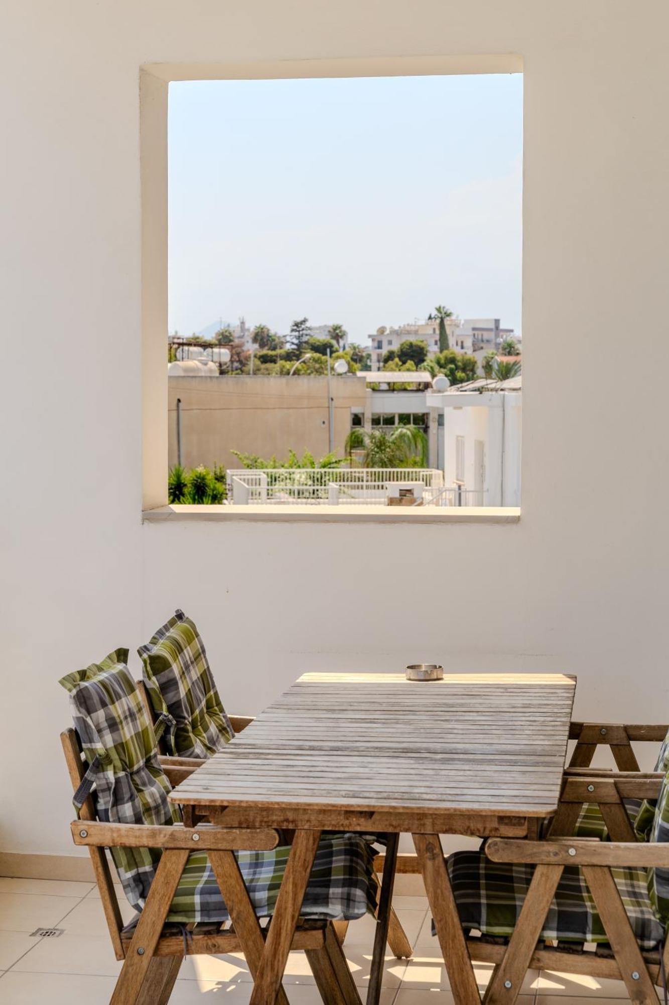 Blue Dawn Center Flat Apartment Ларнака Екстериор снимка