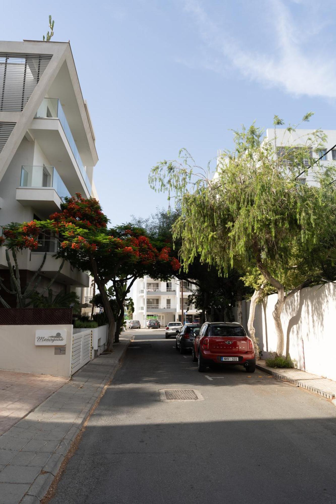 Blue Dawn Center Flat Apartment Ларнака Екстериор снимка