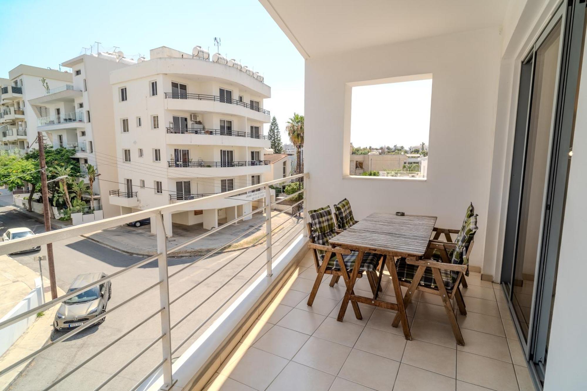 Blue Dawn Center Flat Apartment Ларнака Екстериор снимка