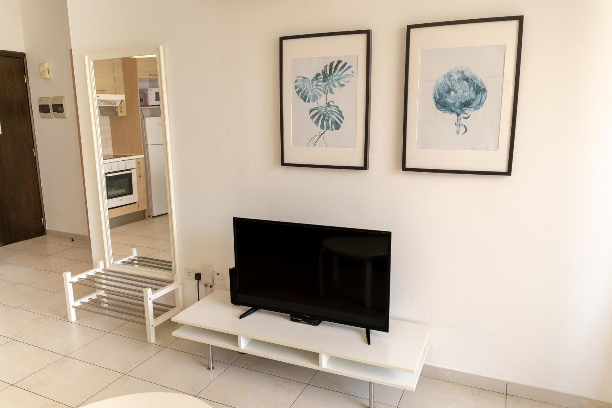 Blue Dawn Center Flat Apartment Ларнака Екстериор снимка