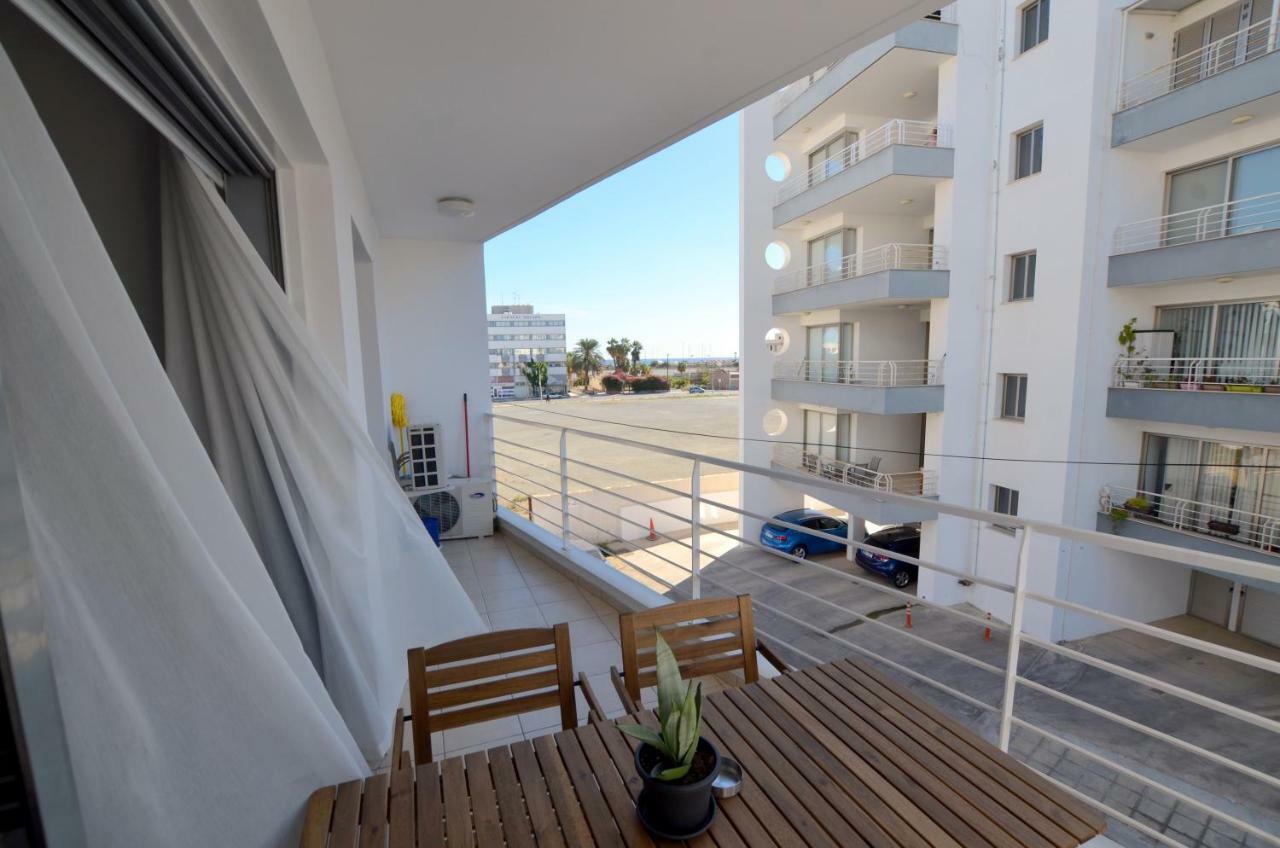 Blue Dawn Center Flat Apartment Ларнака Екстериор снимка